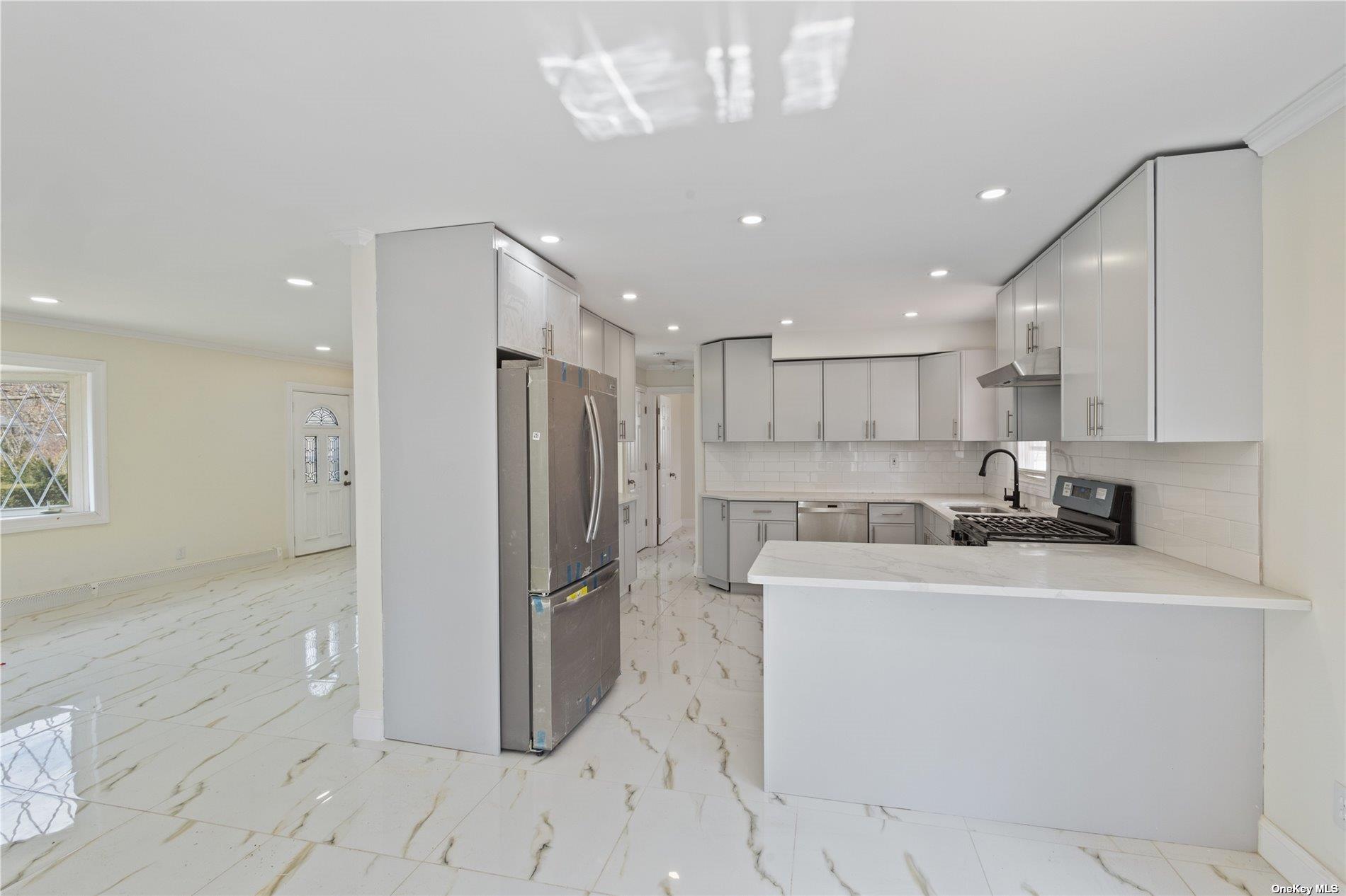 19 E Hamilton Avenue, Massapequa, New York image 6