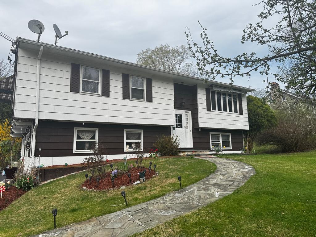 141 Oak Street, Newburgh, New York image 1