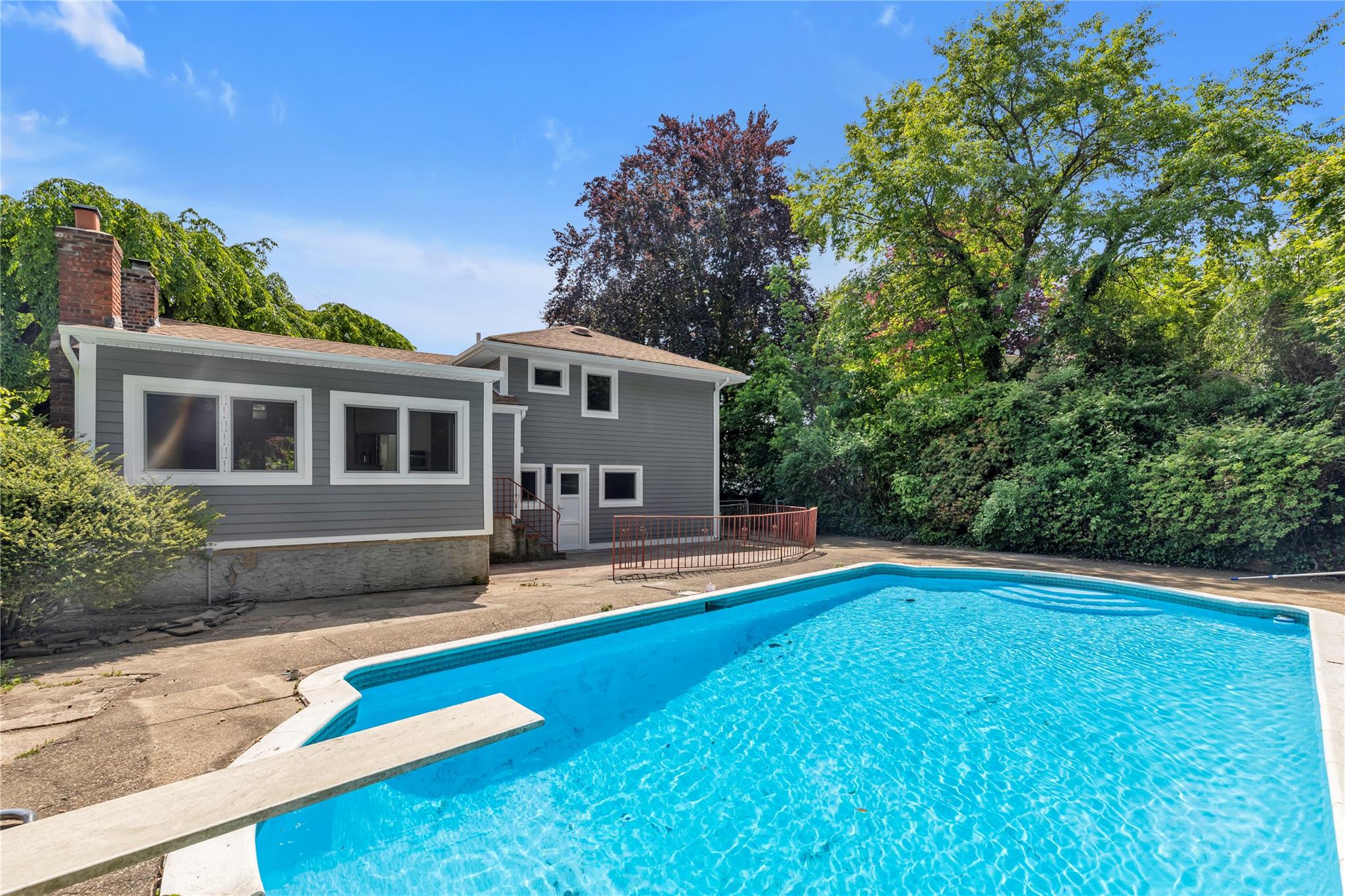 27 Meadowfield Lane