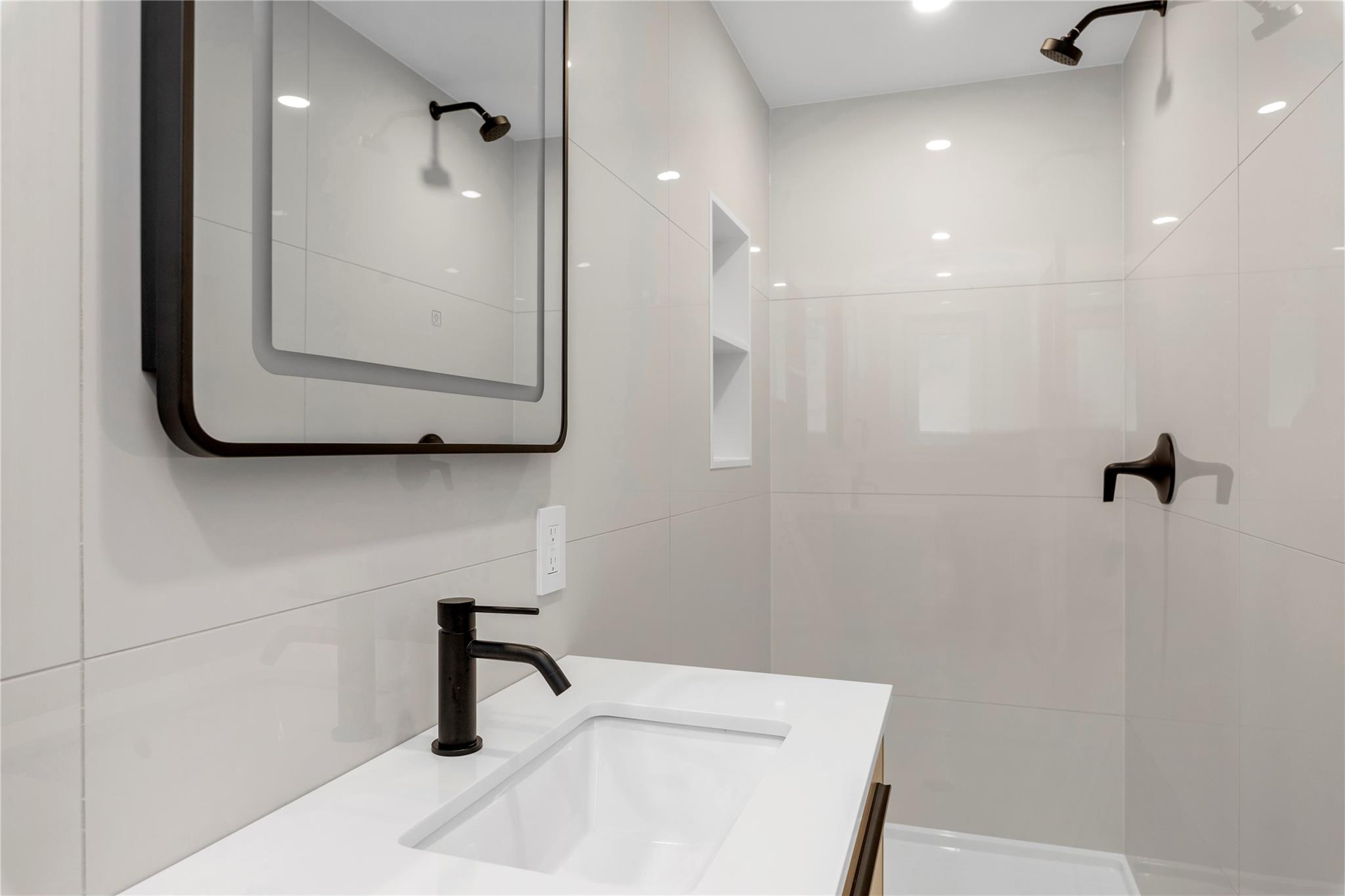 27 Meadowfield Lane, Glen Cove, New York image 15