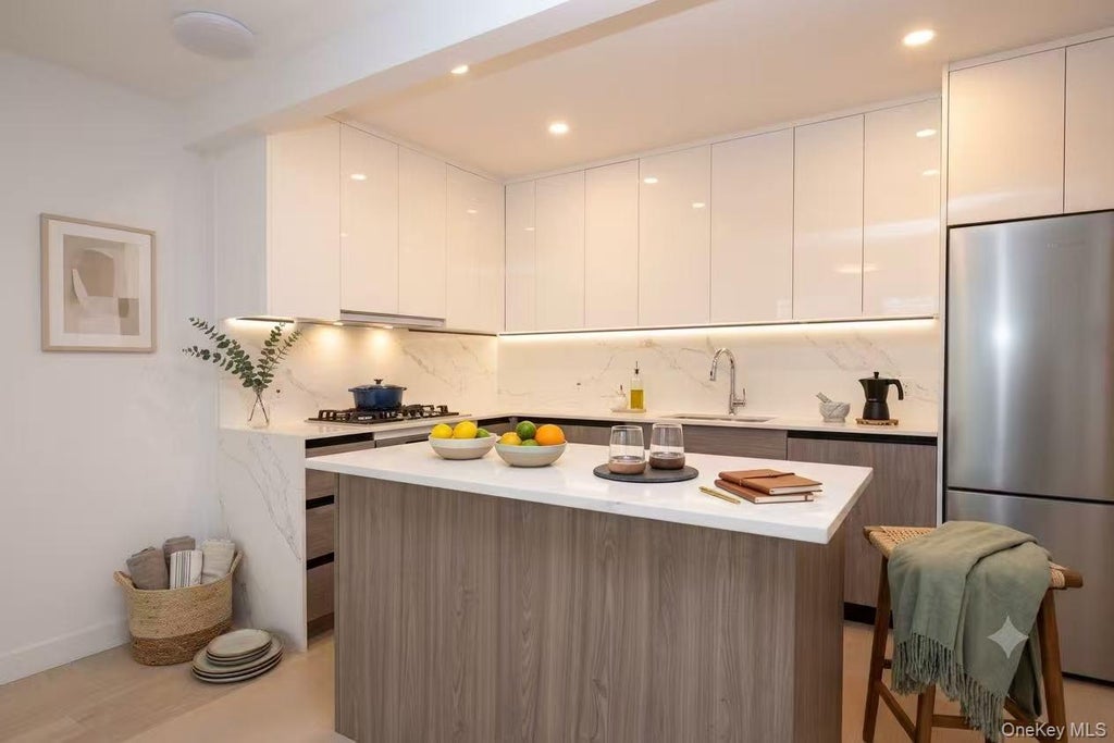 Photo of 14449 S Northern Boulevard #412, Flushing, NY 11354 (MLS # 1056694)