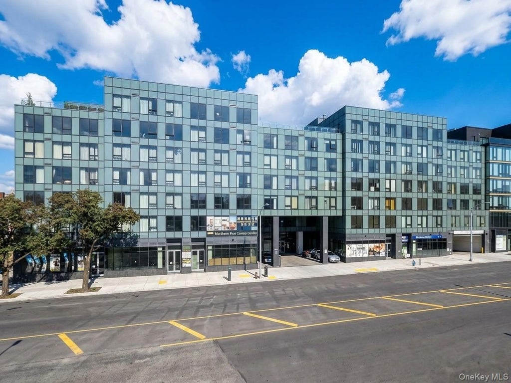 Photo of 14449 S Northern Boulevard #412, Flushing, NY 11354 (MLS # 1056694)
