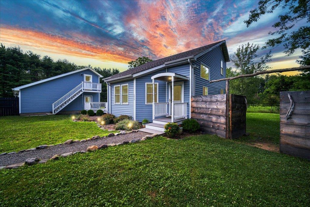 Lucas Turnpike, Accord, New York - 3 Bedrooms  
2 Bathrooms  
7 Rooms - 