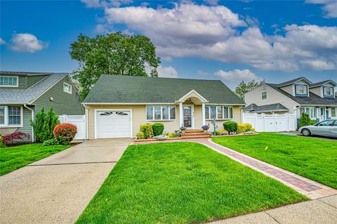 86 Vincent Road Hicksville NY 11801