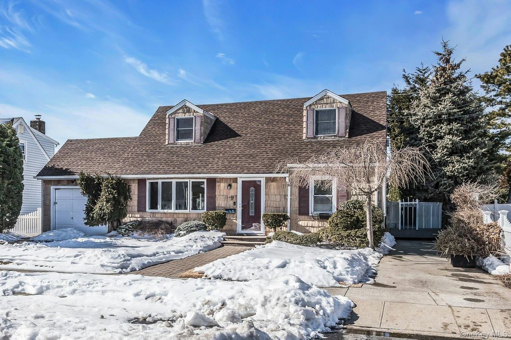 Photo of 3348 3rd Street, Oceanside, NY 11572 (MLS # 964223)