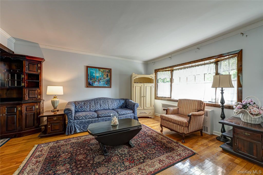 Photo of 9 Croyden Lane, Hicksville, NY 11801 (MLS # 1028562)