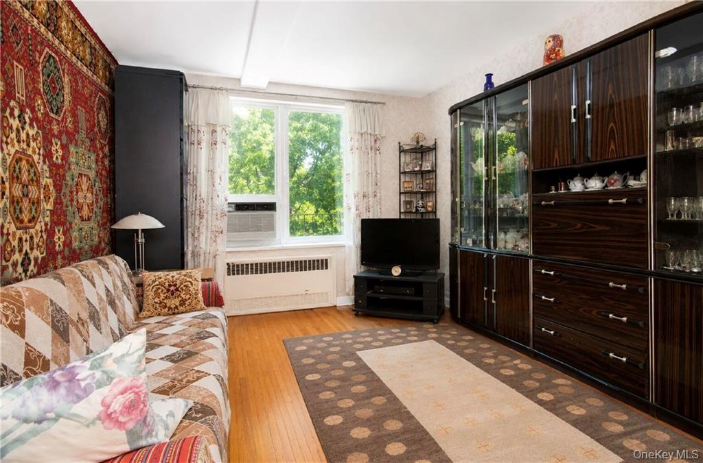 701 Gerald Court 2E