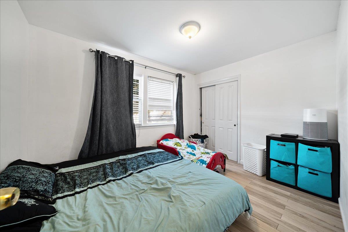 146 S 10th Street, Lindenhurst, New York image 17