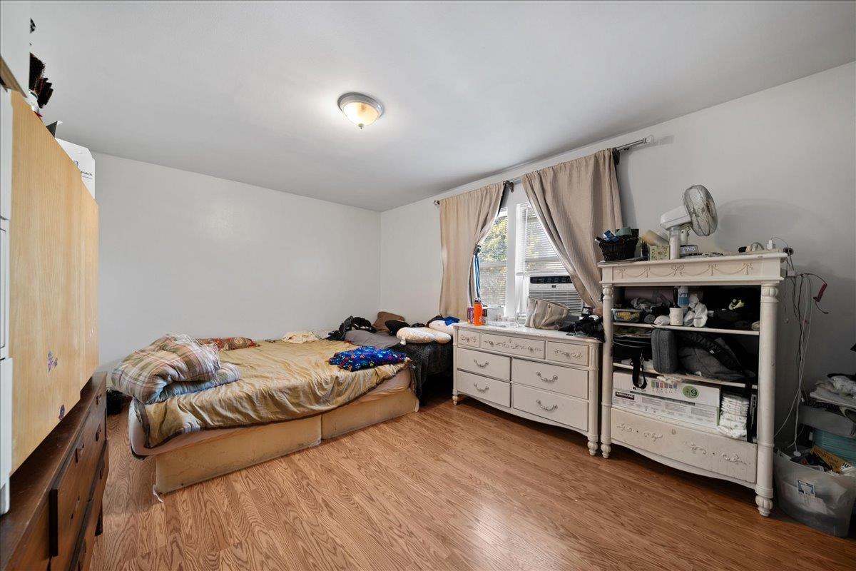 146 S 10th Street, Lindenhurst, New York image 28