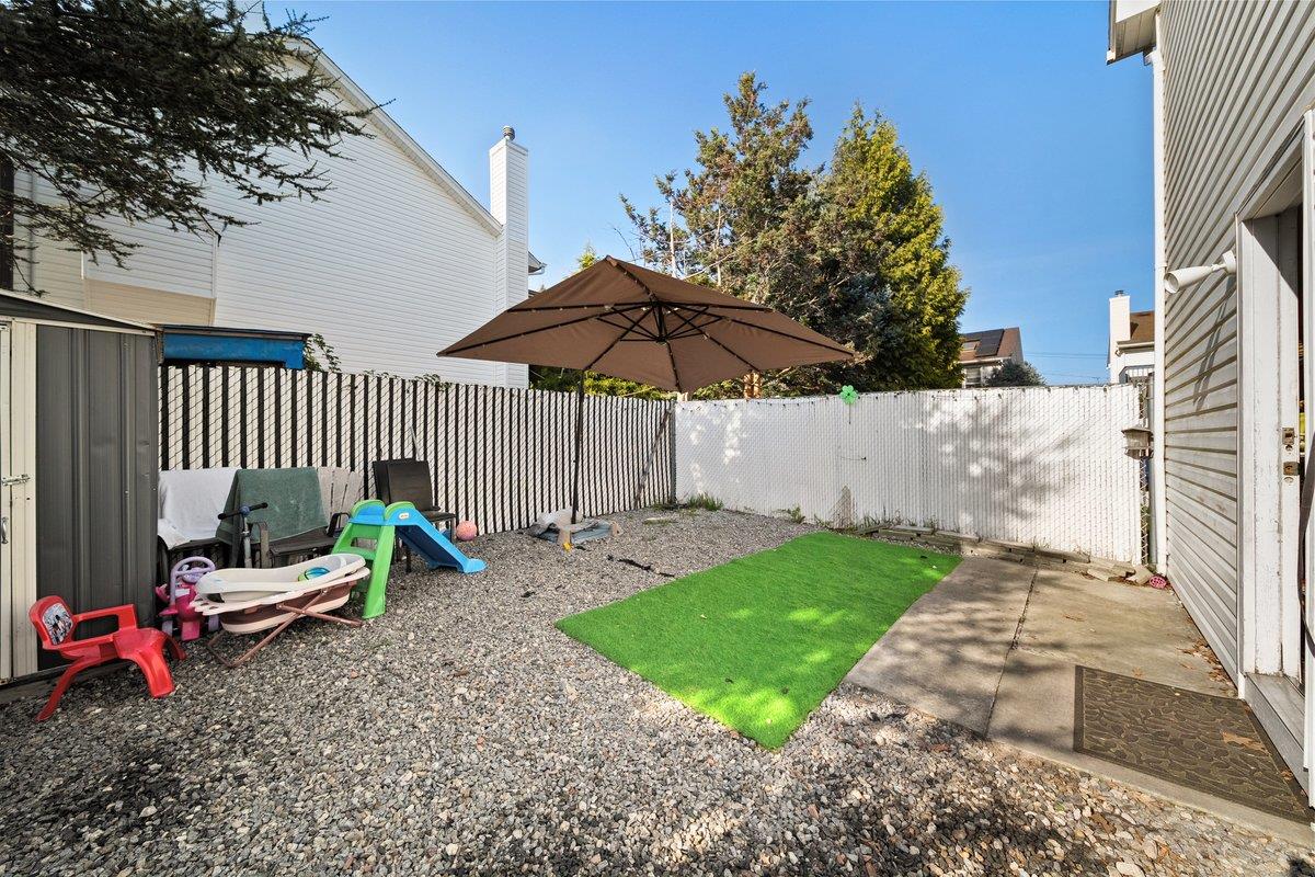 146 S 10th Street, Lindenhurst, New York image 4