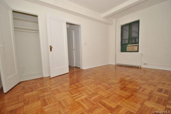 1501 Metropolitan Avenue 11G