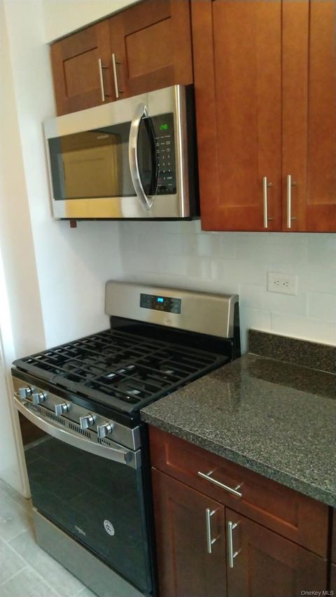 1501 Metropolitan Avenue 11G Bronx NY 10462