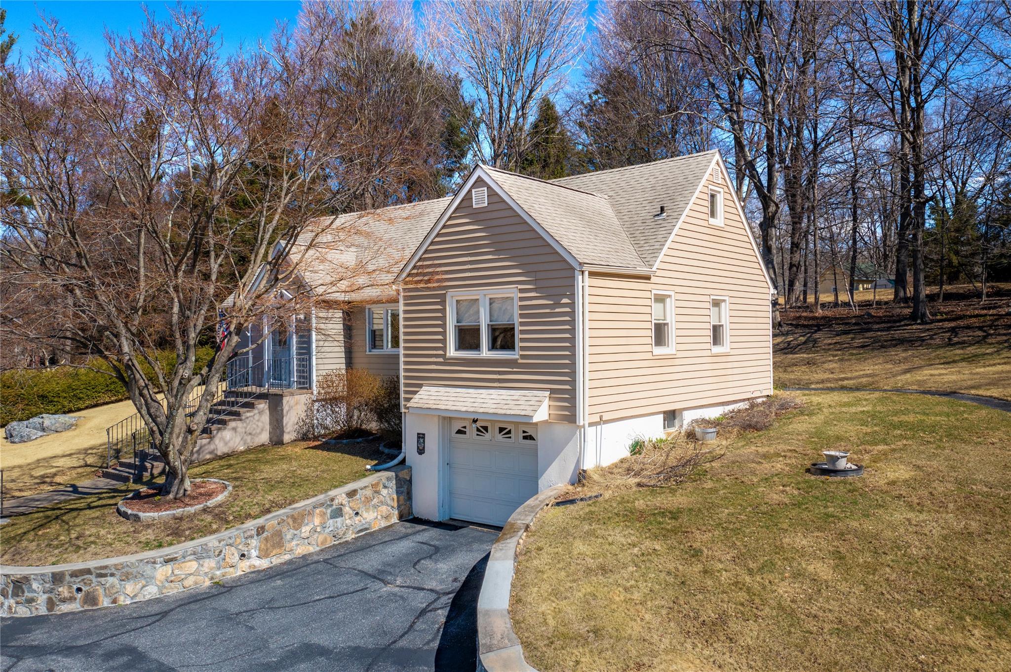 11 Maple Way, Carmel, New York image 2