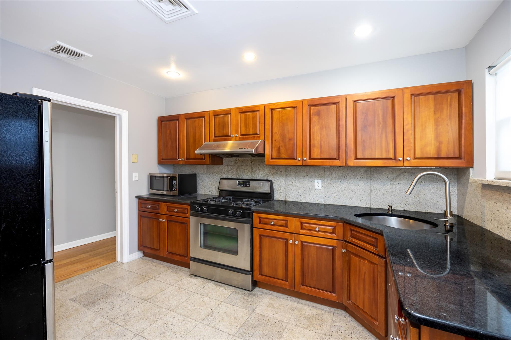 8008 215th Street, Queens Village, New York image 18