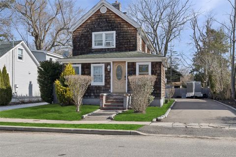 Homes For Sale - 346 Maple Avenue<br/> Riverhead, NY 11901