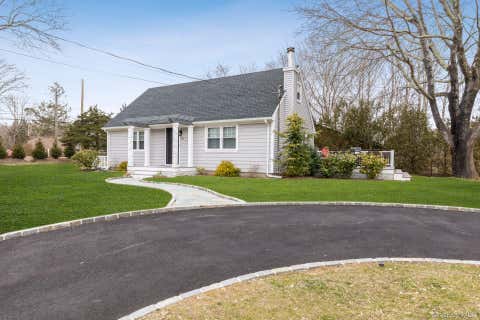 Homes For Rent - 34 Norbury Road<br/> Hampton Bays, NY 11946