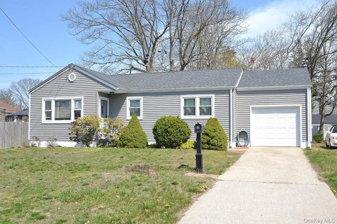 229 Ferndale Boulevard Islip NY 11751
