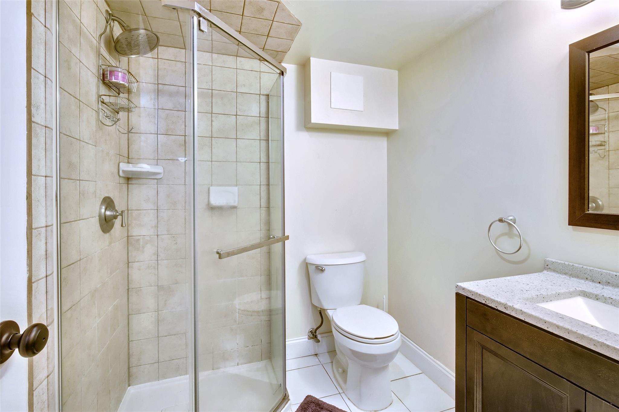 65 Earle Avenue, Lynbrook, New York image 37
