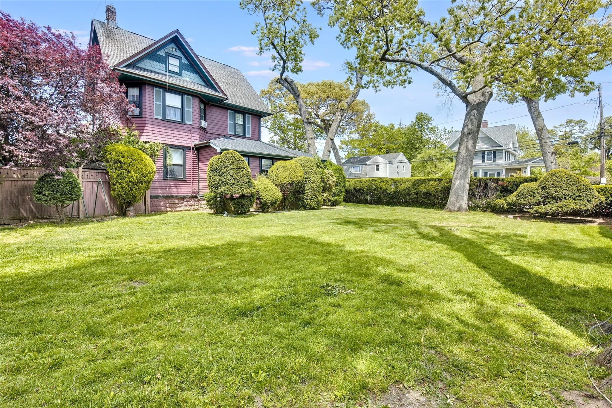 65 Earle Avenue, Lynbrook, New York image 42