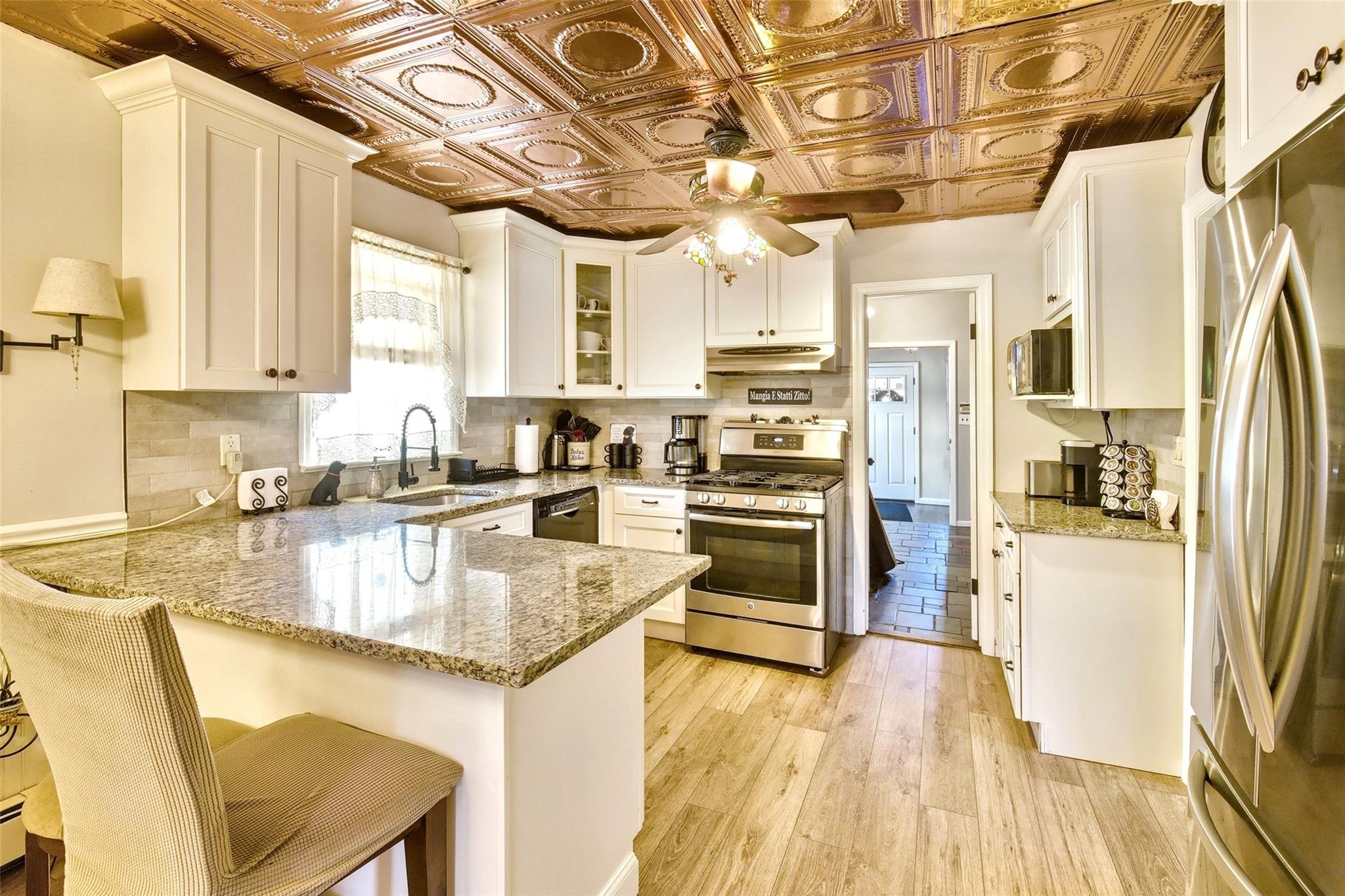 65 Earle Avenue, Lynbrook, New York image 17