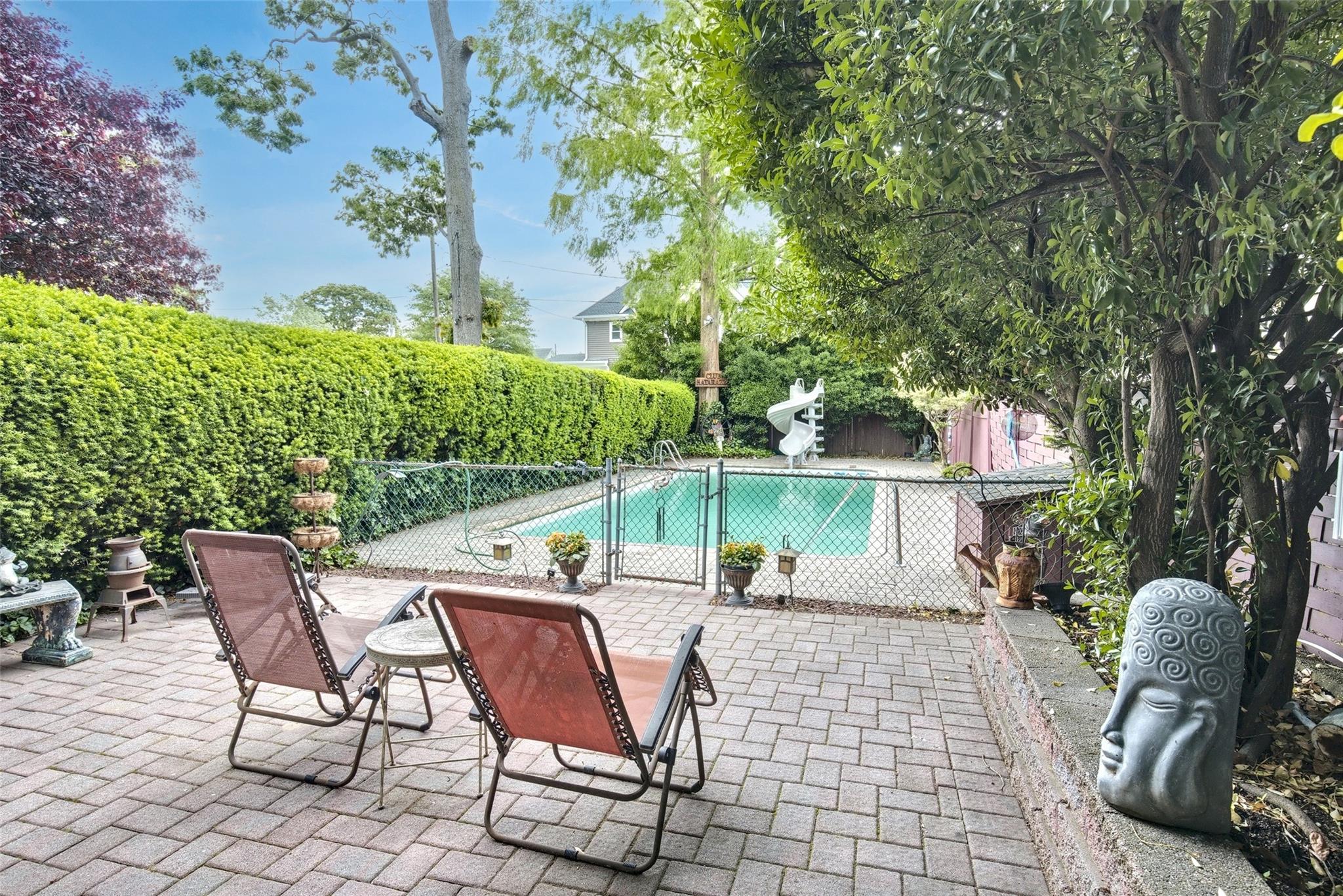 65 Earle Avenue, Lynbrook, New York image 45