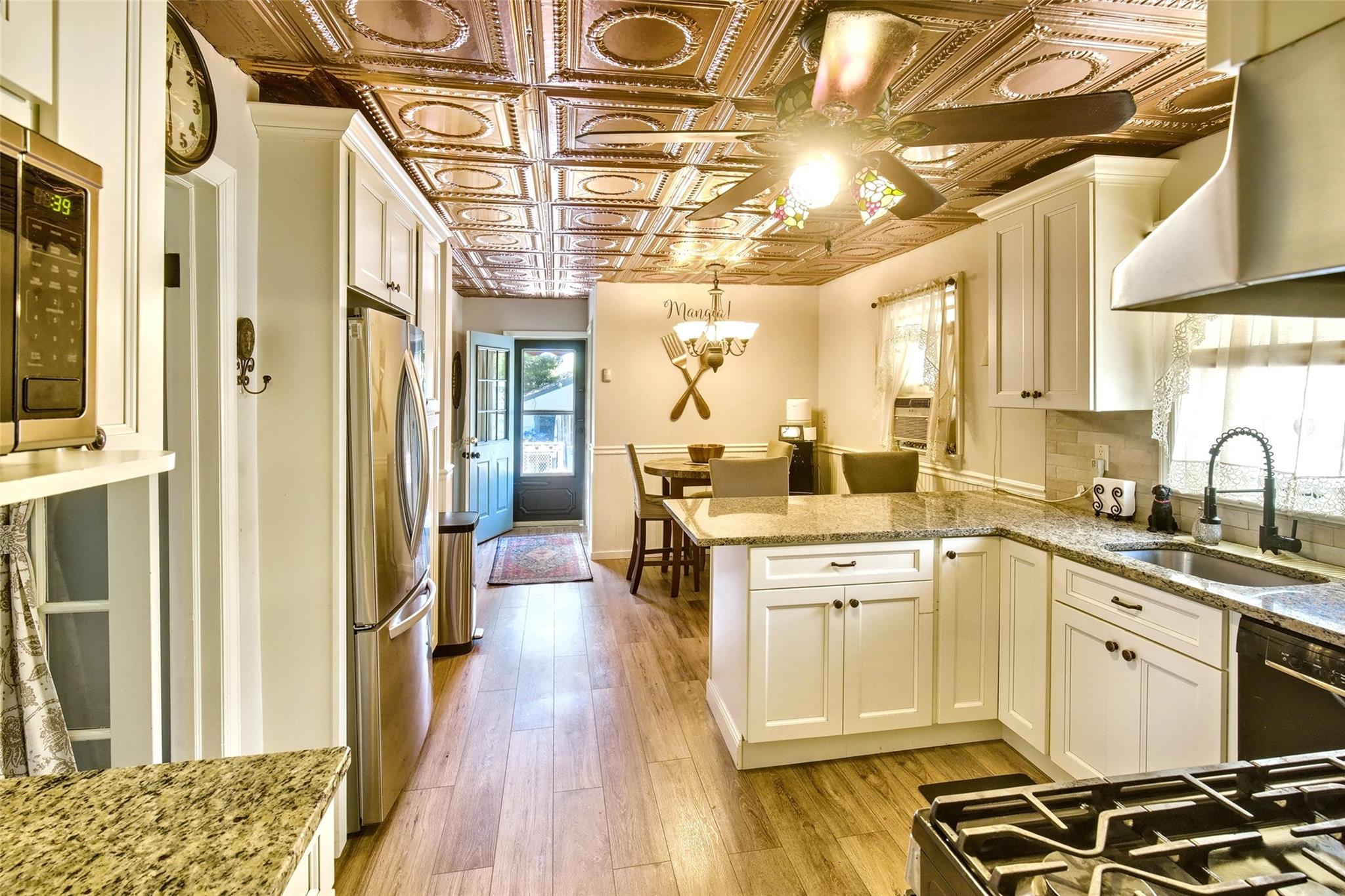 65 Earle Avenue, Lynbrook, New York image 14