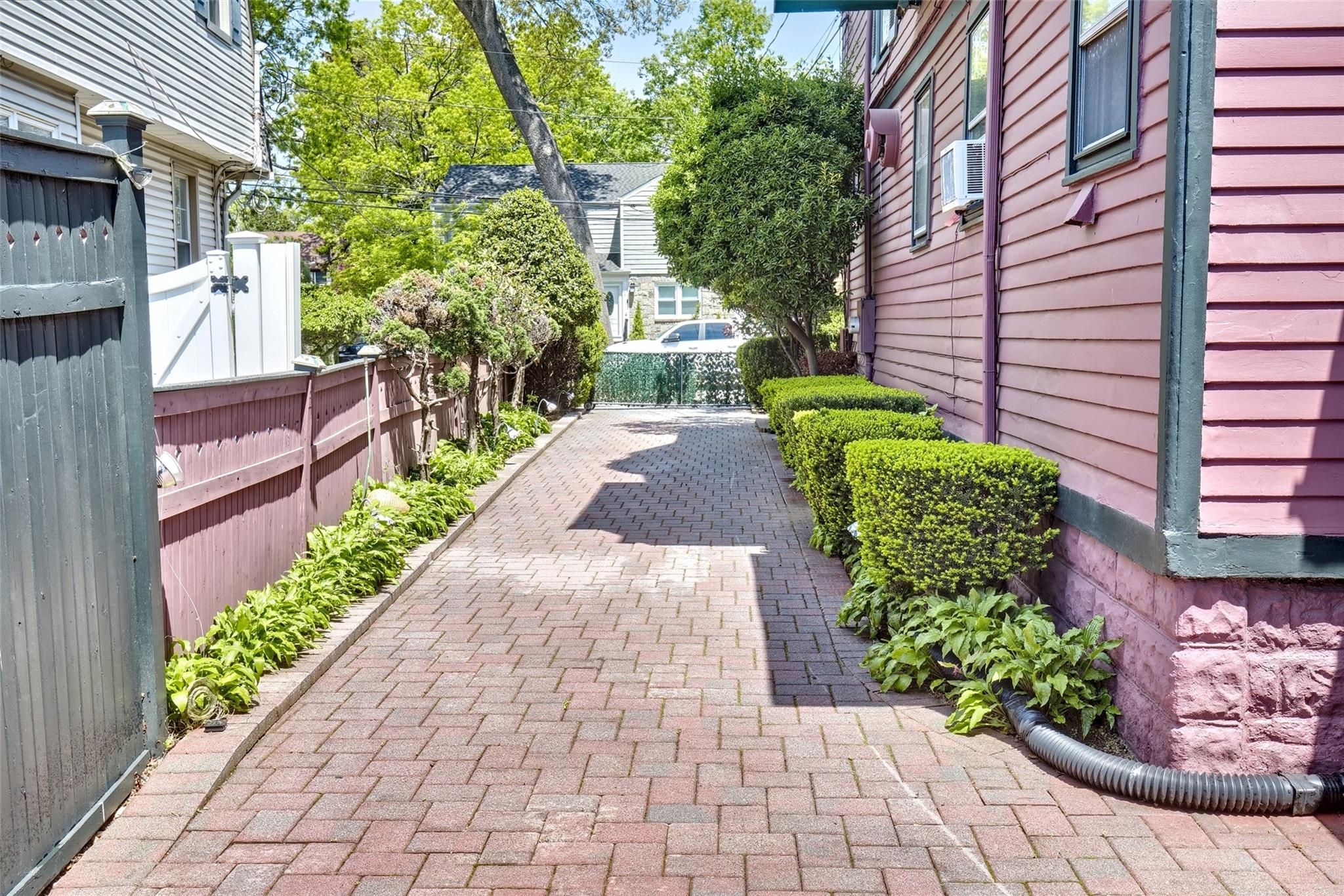 65 Earle Avenue, Lynbrook, New York image 3