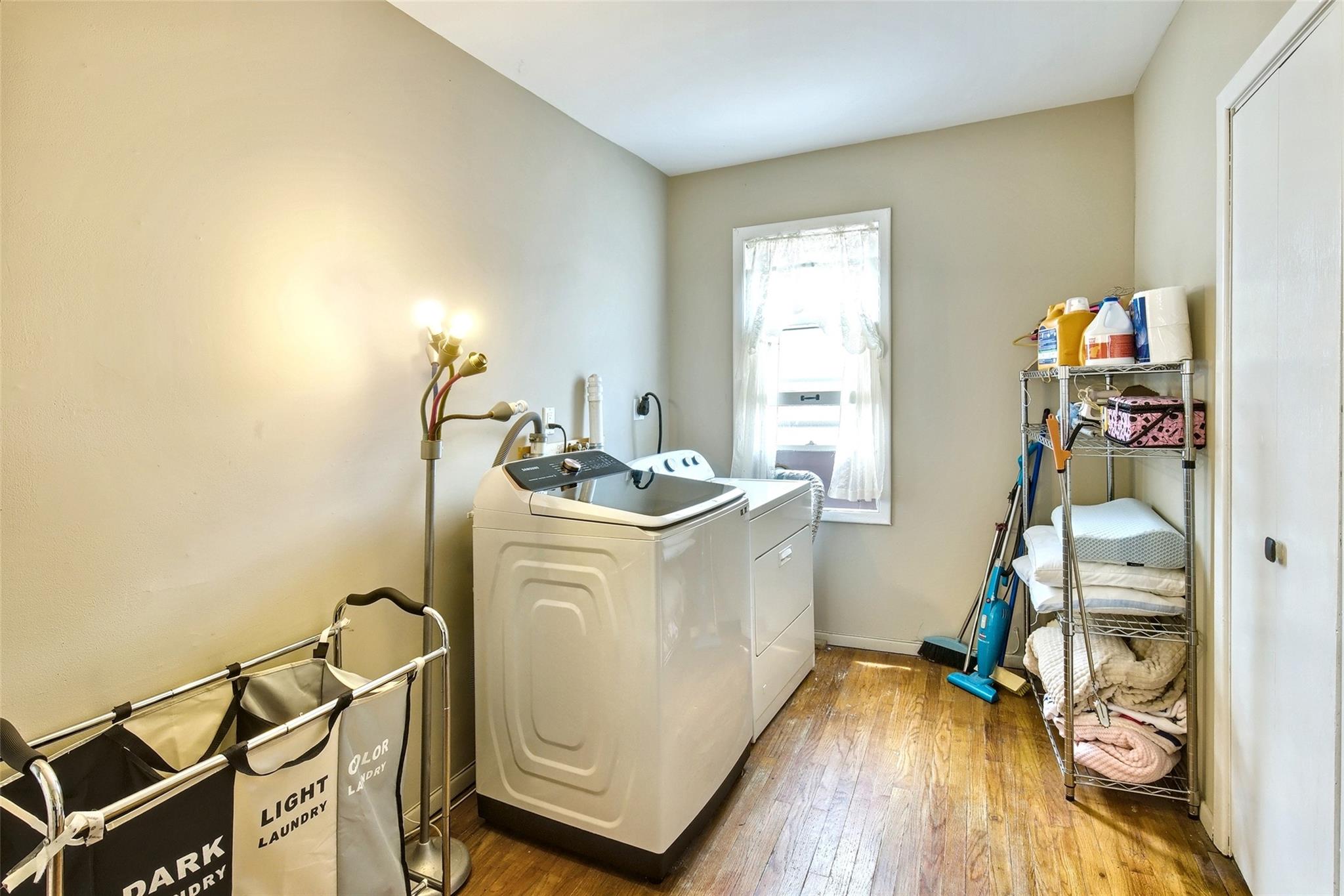 65 Earle Avenue, Lynbrook, New York image 30