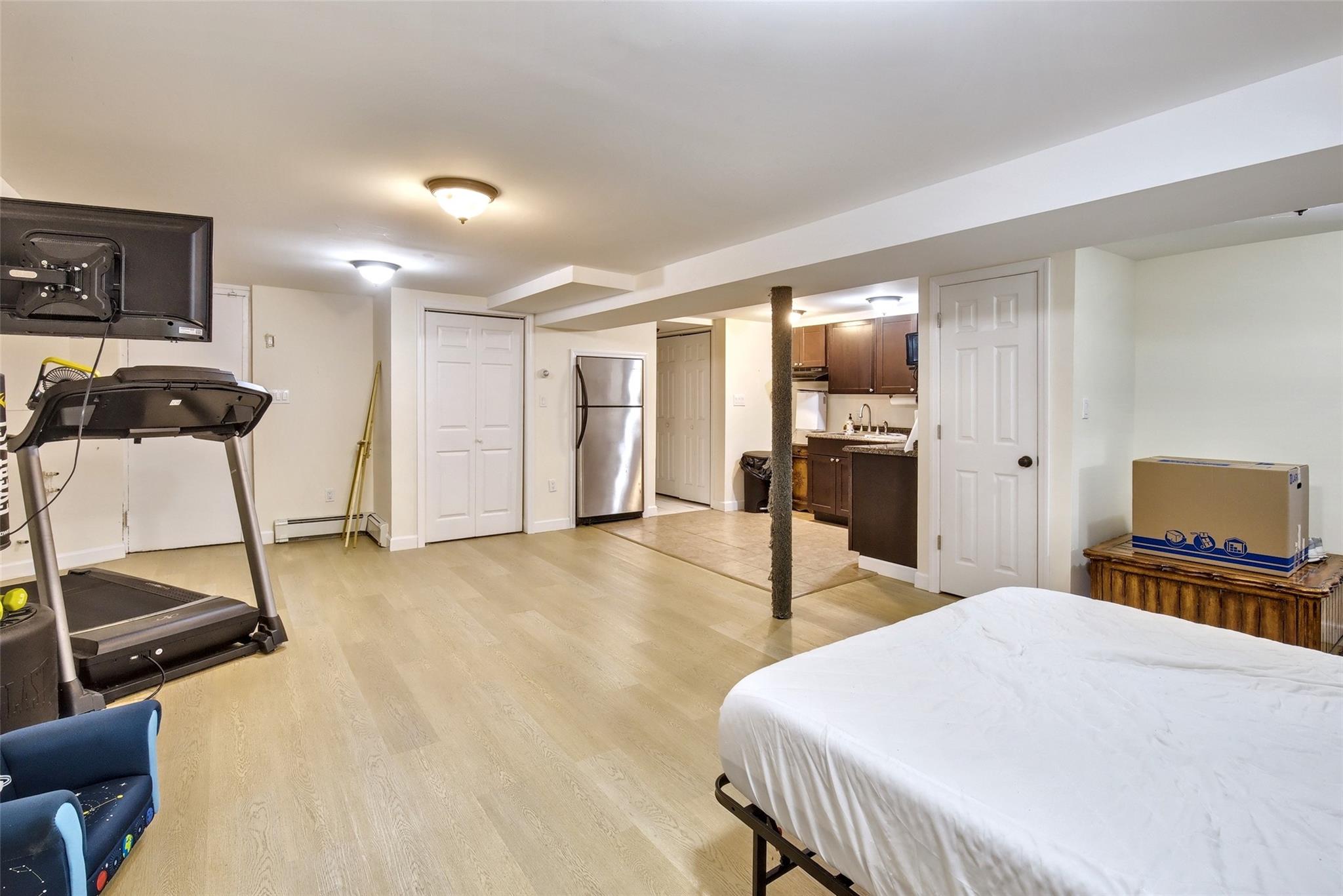 65 Earle Avenue, Lynbrook, New York image 36