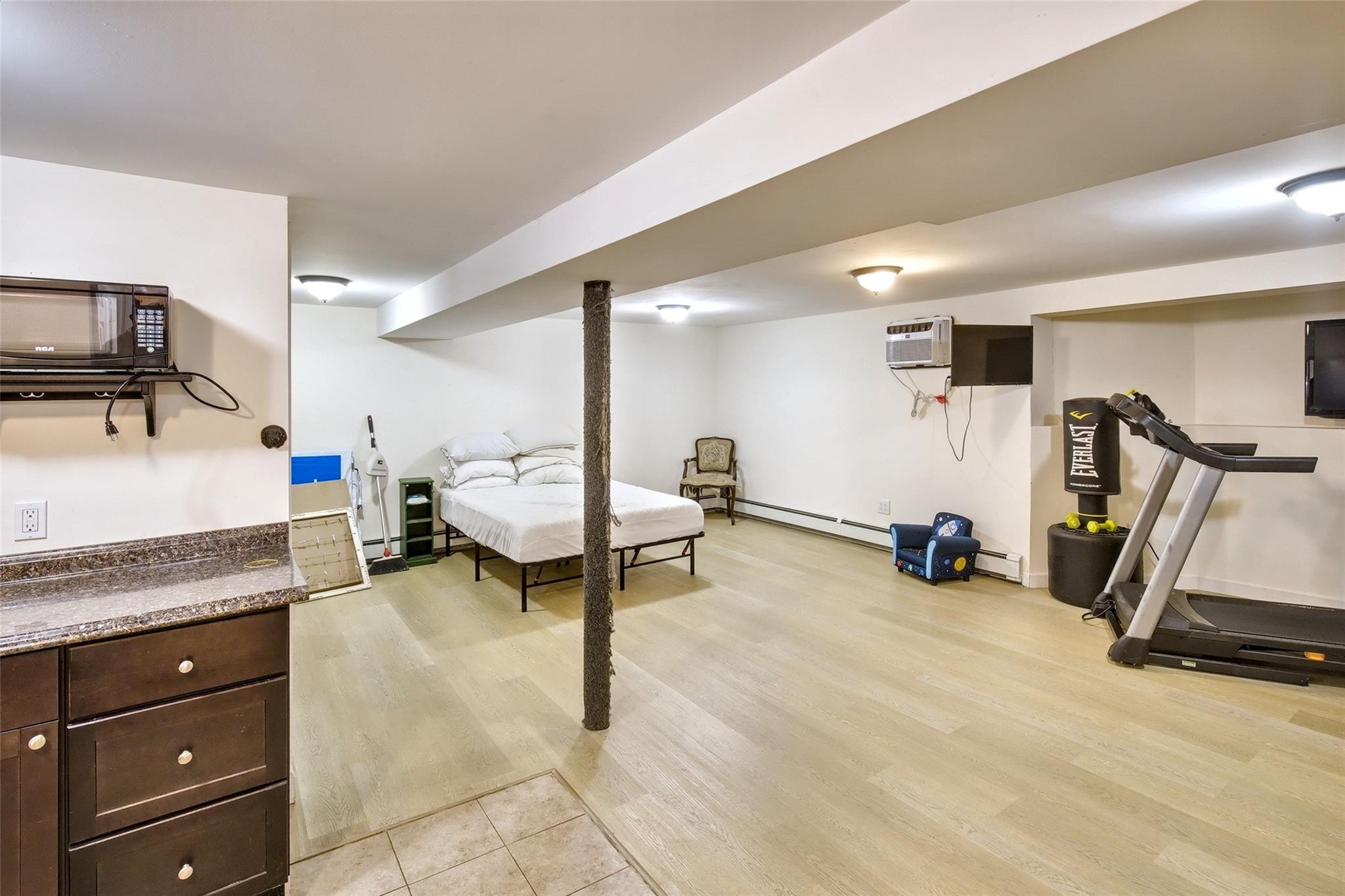 65 Earle Avenue, Lynbrook, New York image 38
