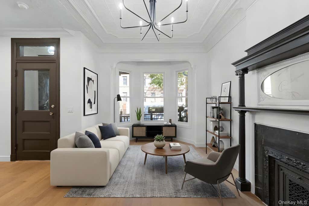 Photo of 2571 Bainbridge Avenue, Bronx, NY 10458 (MLS # 1034944)