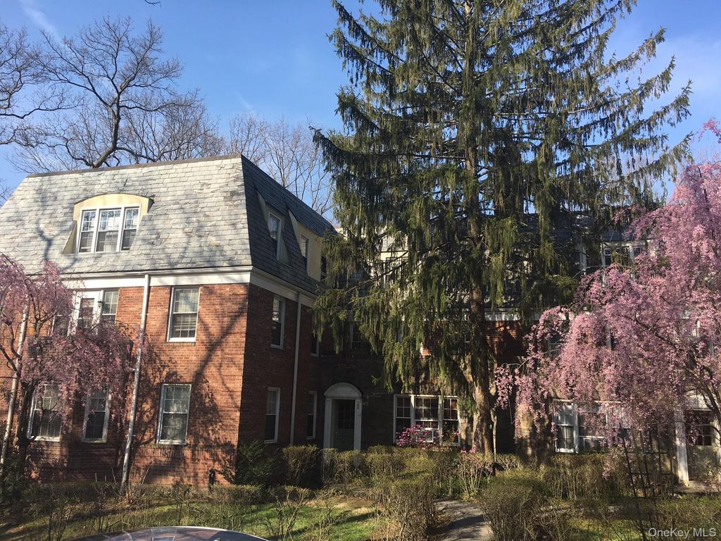 Photo of 60 Pinewood Avenue #1B, Hartsdale, NY 10530 (MLS # 946451)