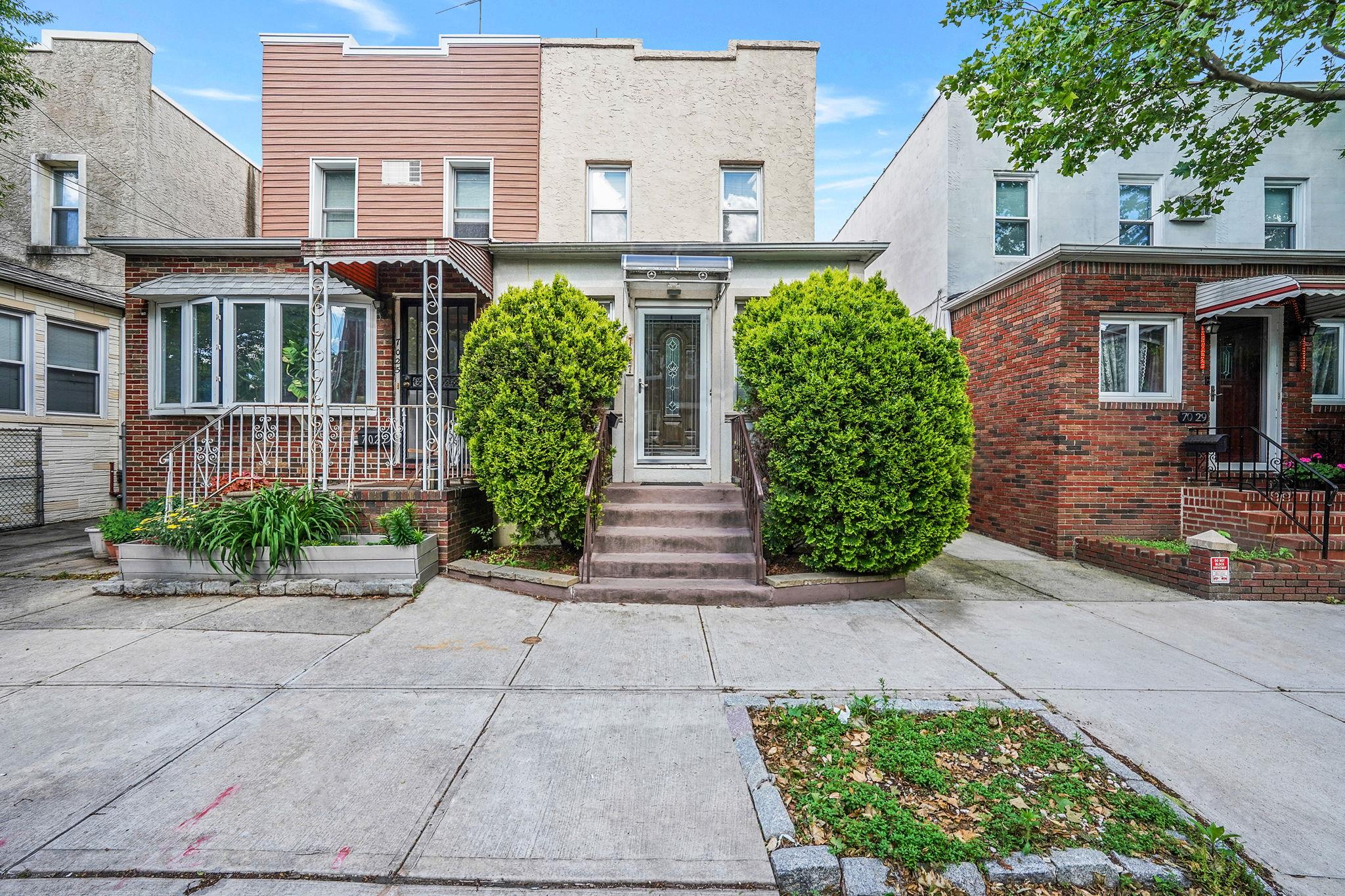 Property for Sale at 69th Street, Glendale, Queens, NY - Bedrooms: 3 
Bathrooms: 2 
Rooms: 6  - $899,000