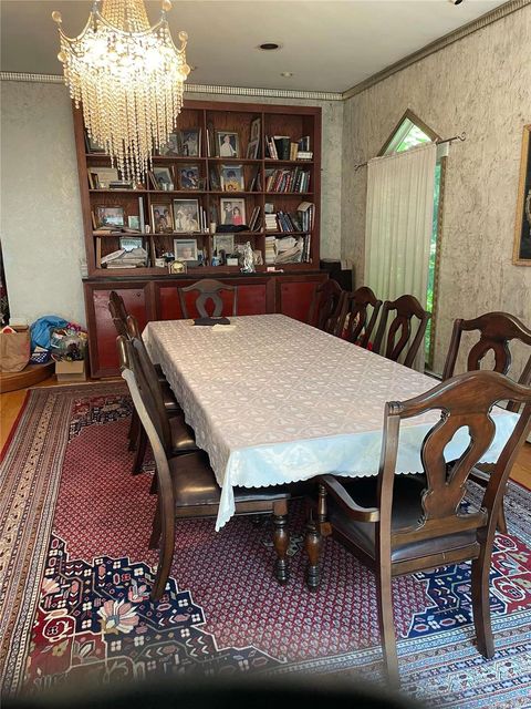 5 Devonshire Lane Great Neck NY 11023