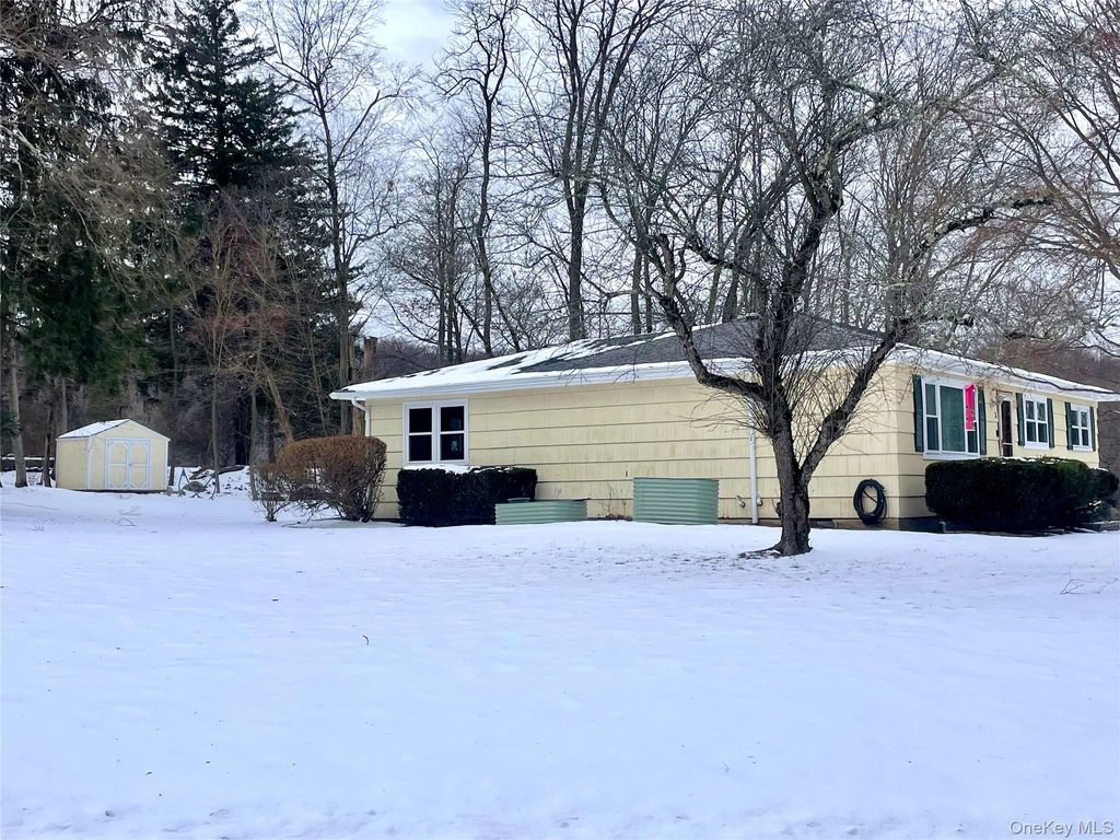 Photo of 3 Gottlieb Drive, Pearl River, NY 10965 (MLS # 947649)