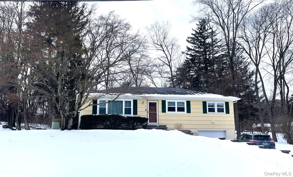 Photo of 3 Gottlieb Drive, Pearl River, NY 10965 (MLS # 947649)