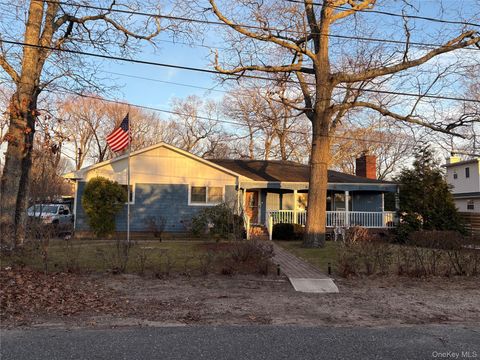 18 Tyte Drive Riverhead NY 11901