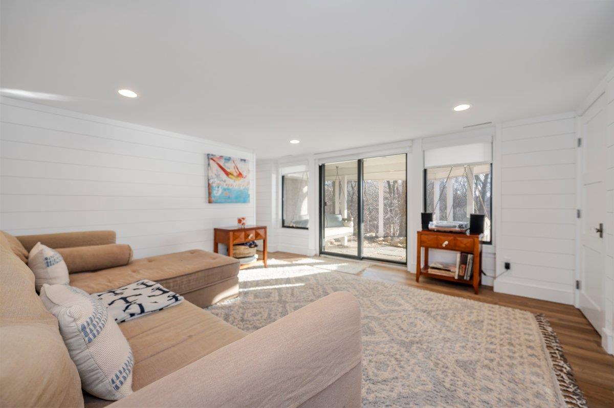 45 Bell Circle, Port Jefferson, New York image 32