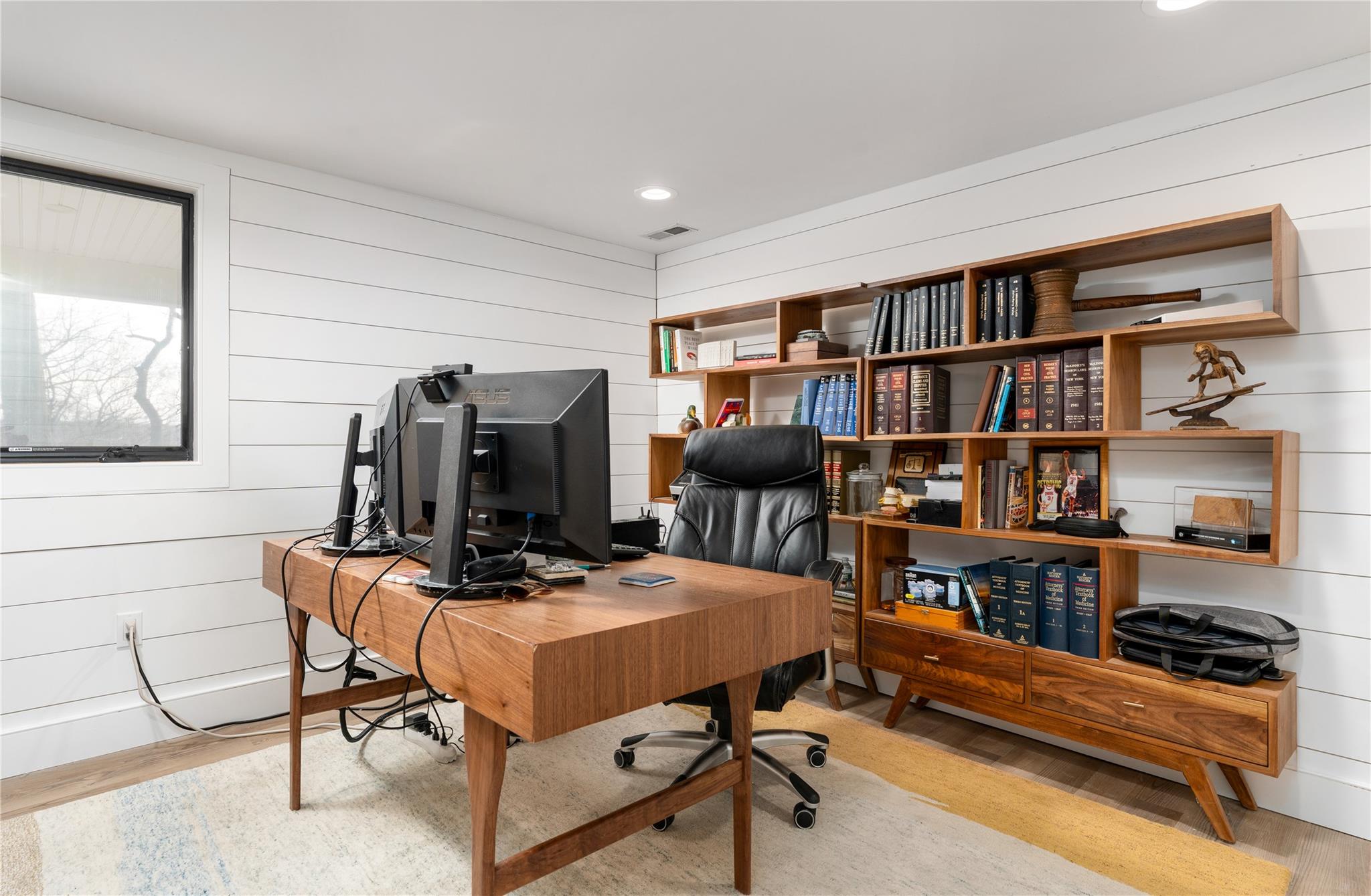 45 Bell Circle, Port Jefferson, New York image 31