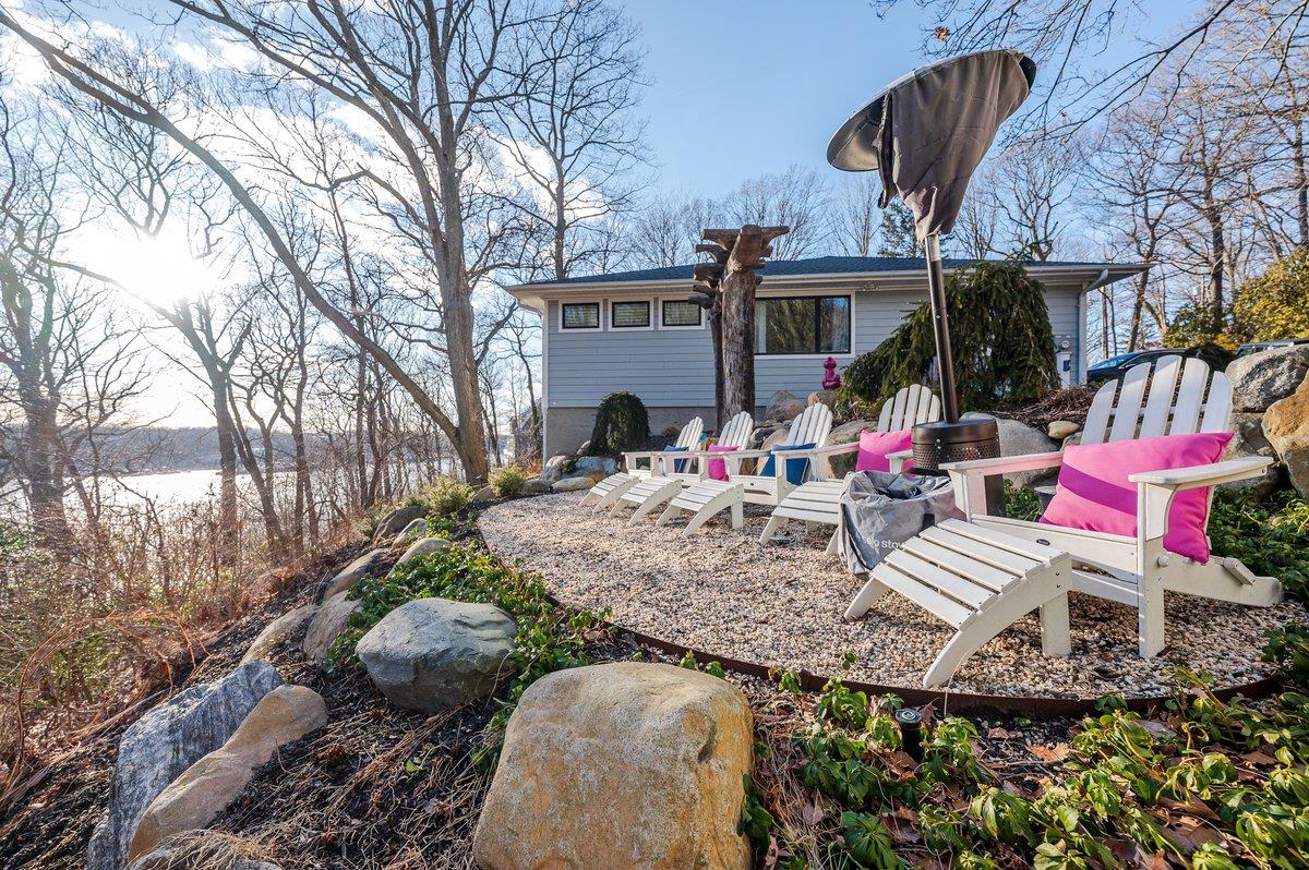 45 Bell Circle, Port Jefferson, New York image 42