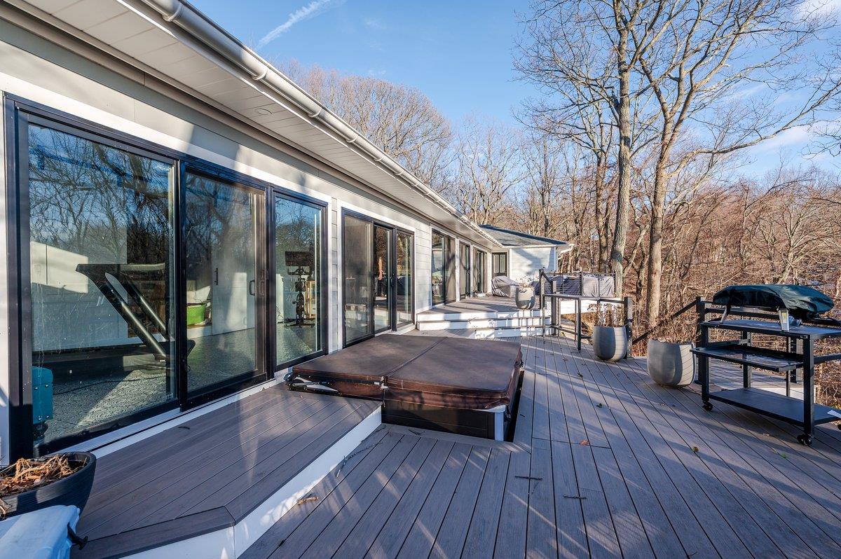 45 Bell Circle, Port Jefferson, New York image 37