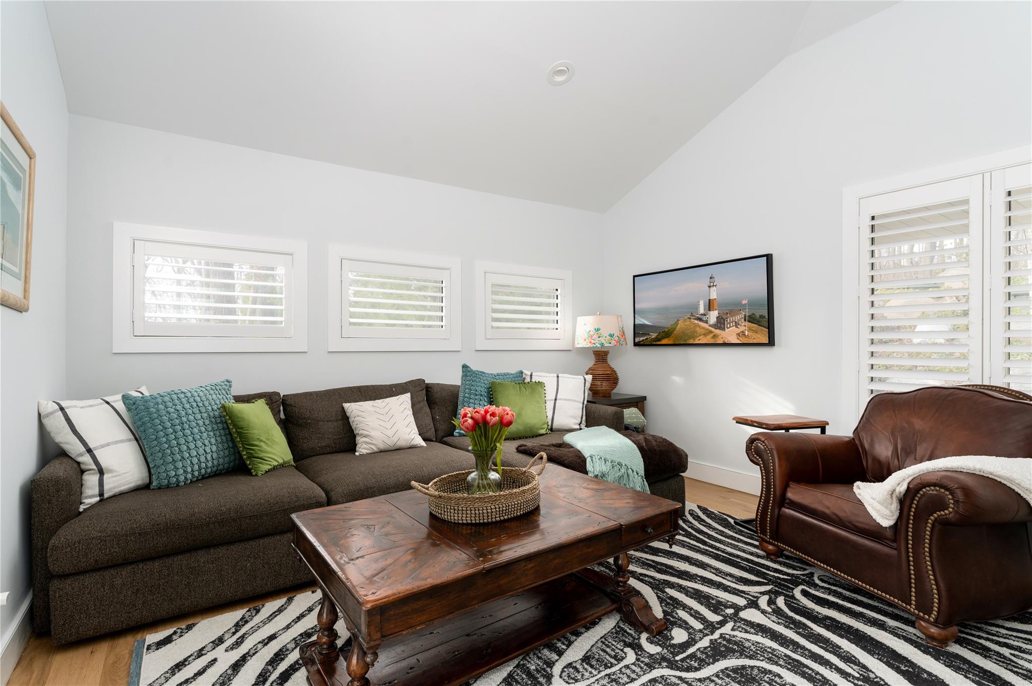 45 Bell Circle, Port Jefferson, New York image 16