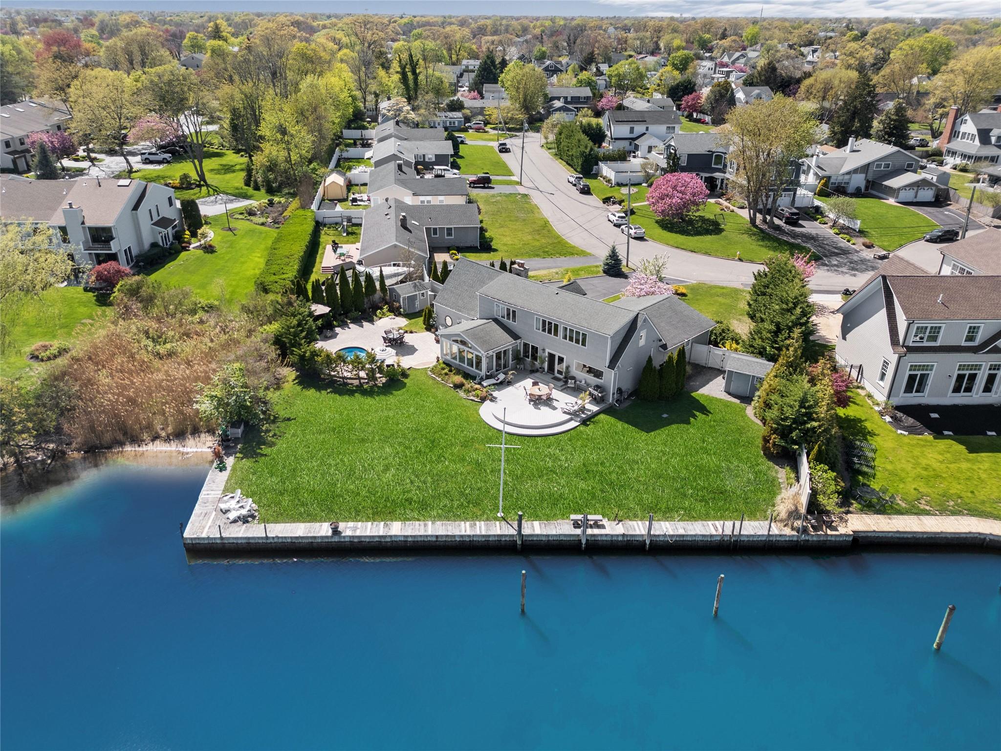 17 Harbour Road, Babylon, New York image 2