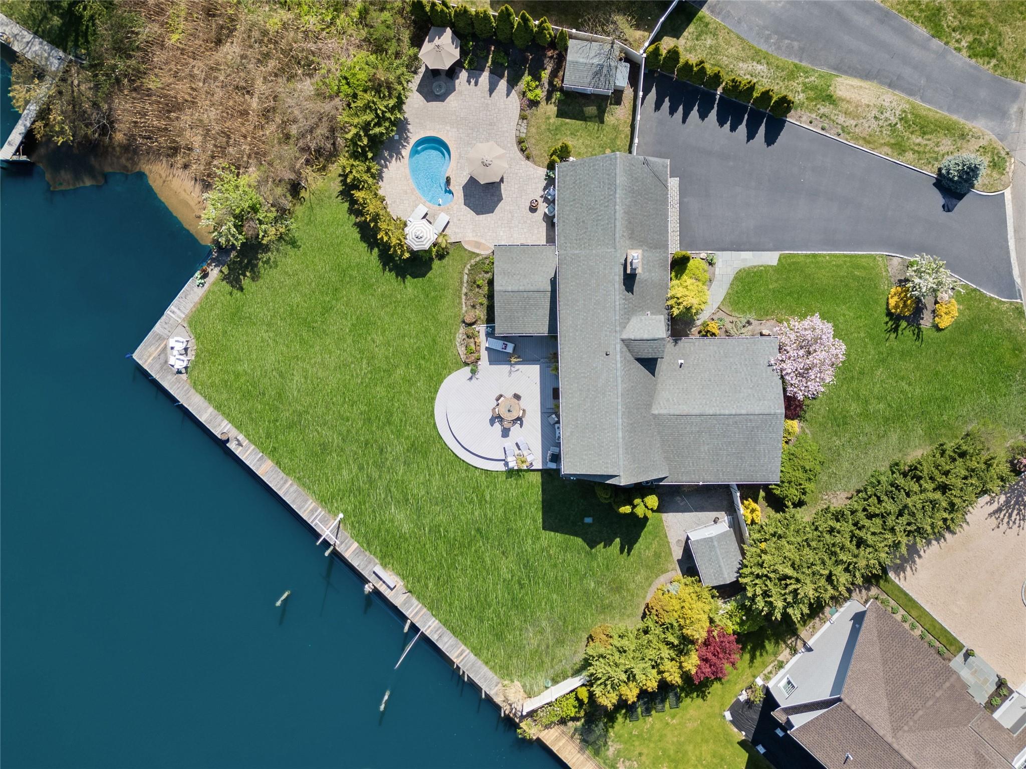 17 Harbour Road, Babylon, New York image 3