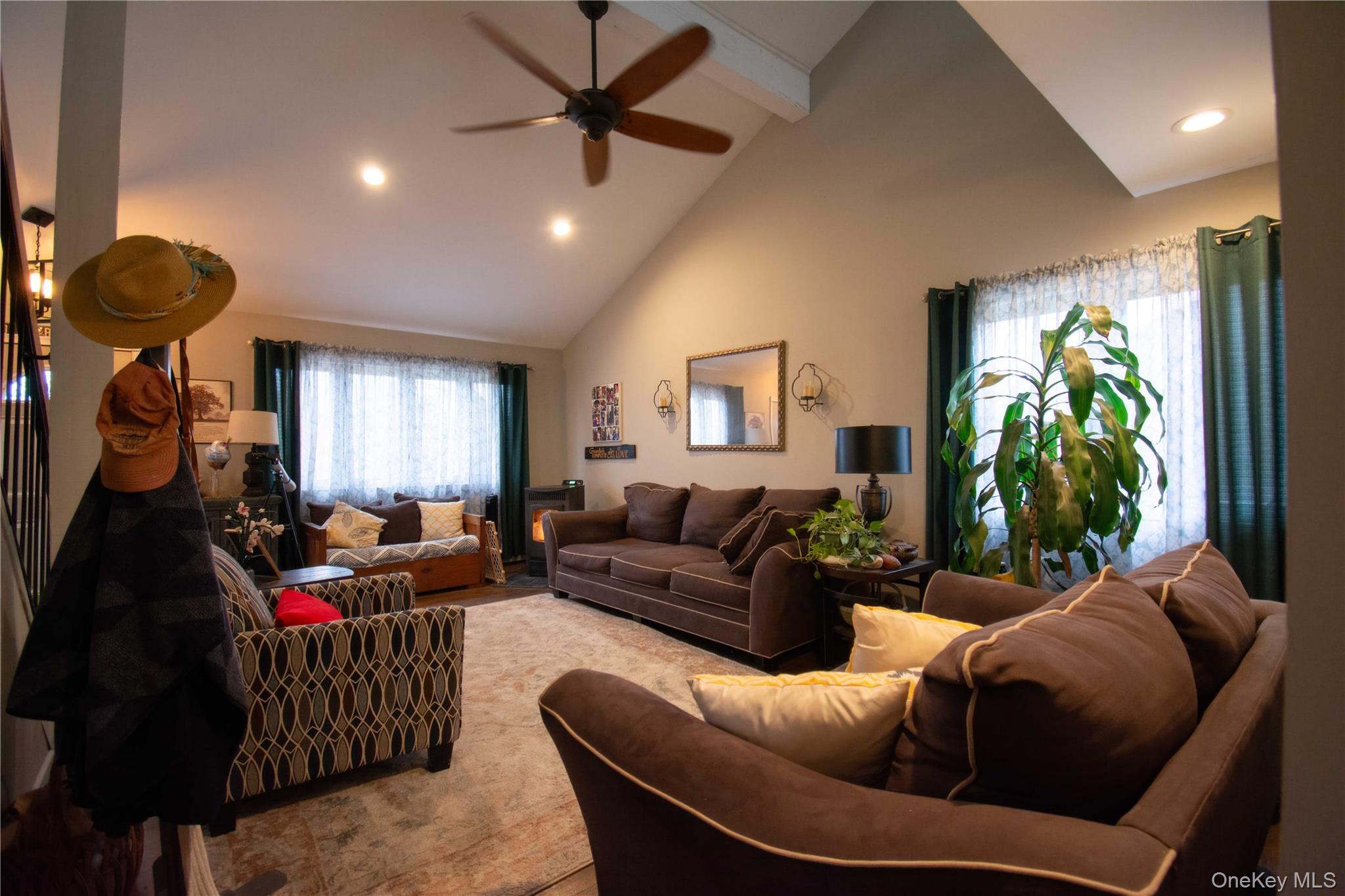 36 Narragansett Avenue