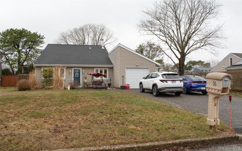 36 Narragansett Avenue Medford NY 11763