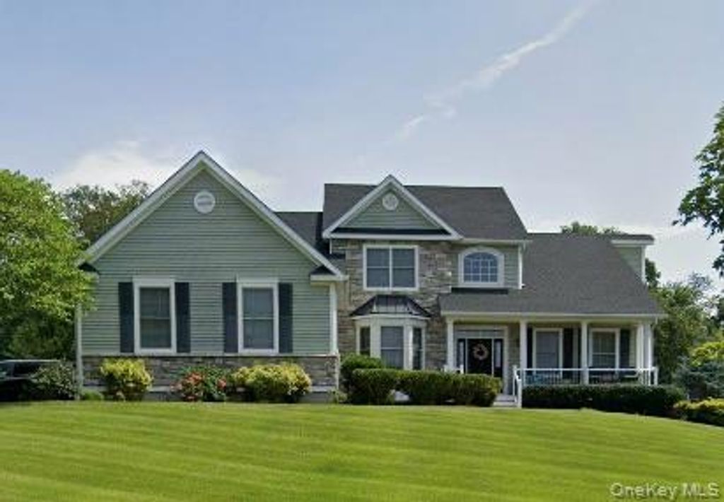 Photo of 86 Sandy Pines Boulevard, Hopewell Junction, NY 12533 (MLS # 987651)