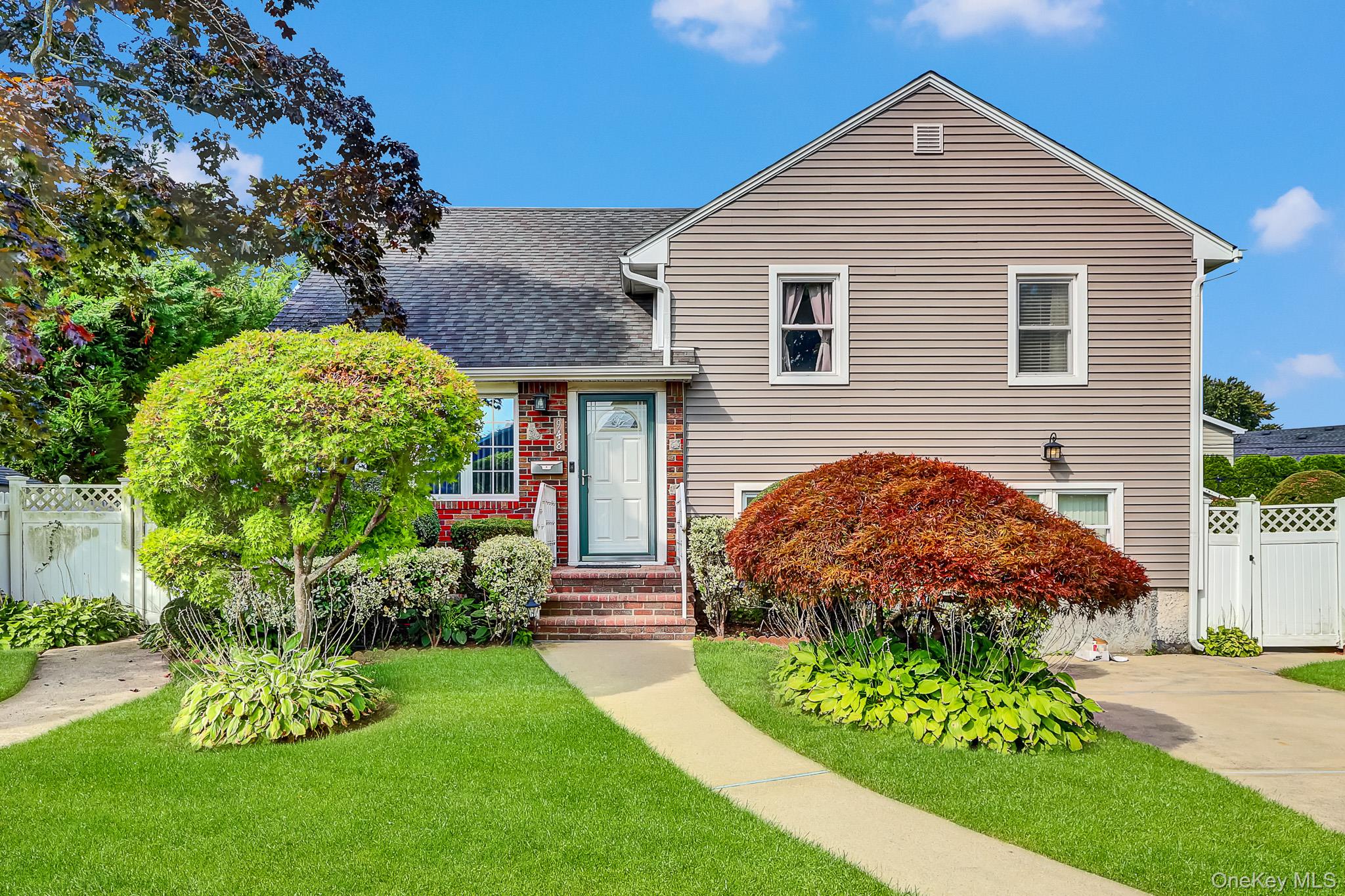 948 Simon Place