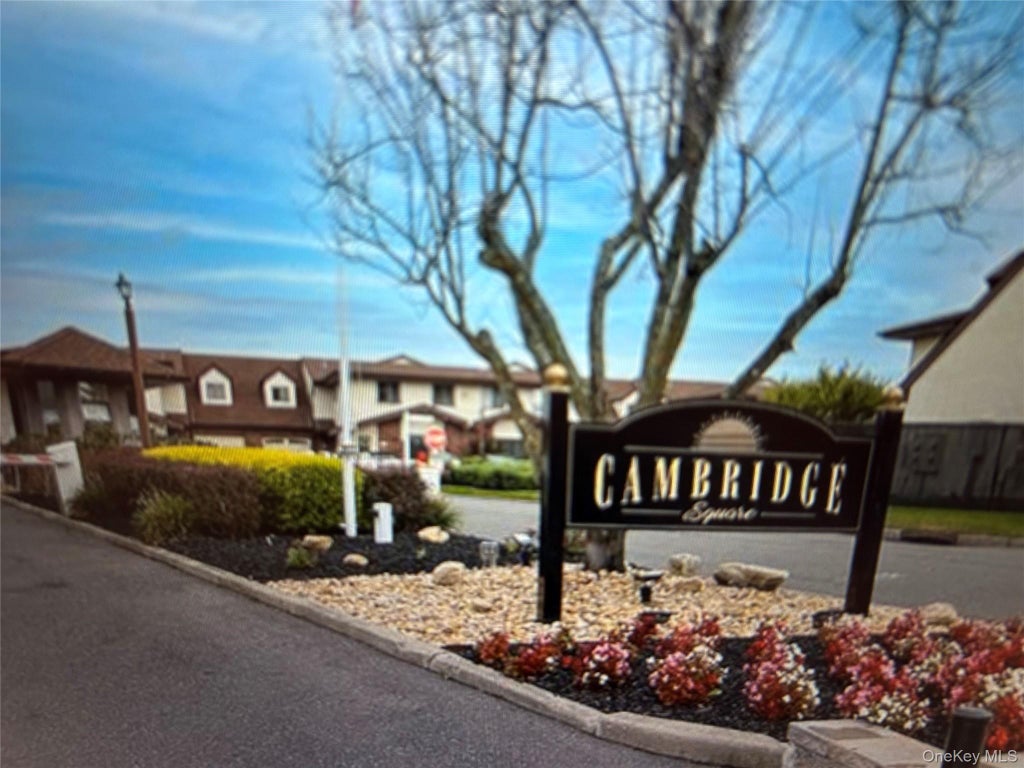 Photo of 14 Cambridge Drive W, Copiague, NY 11726 (MLS # 1067653)
