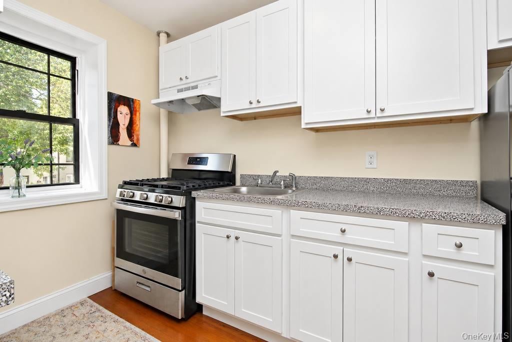 Photo of 12 Field End Lane #2L, Eastchester, NY 10709 (MLS # 1056808)